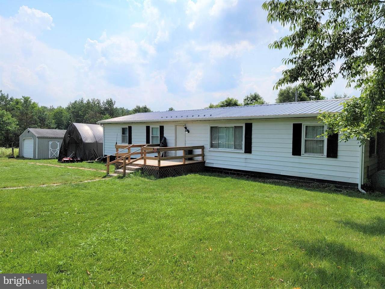 2027 Pine Hill Rd - Photo 1