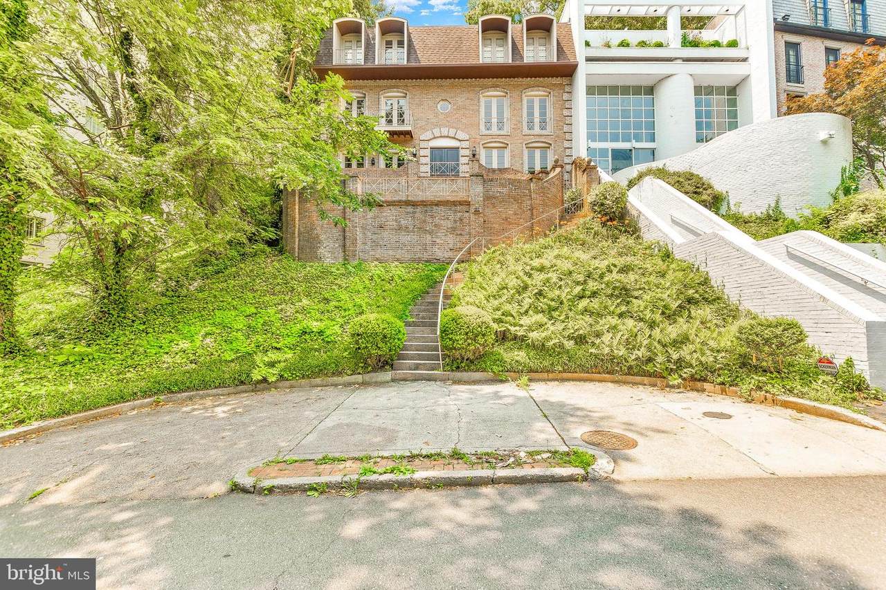 2128 Cathedral Avenue - Photo 1