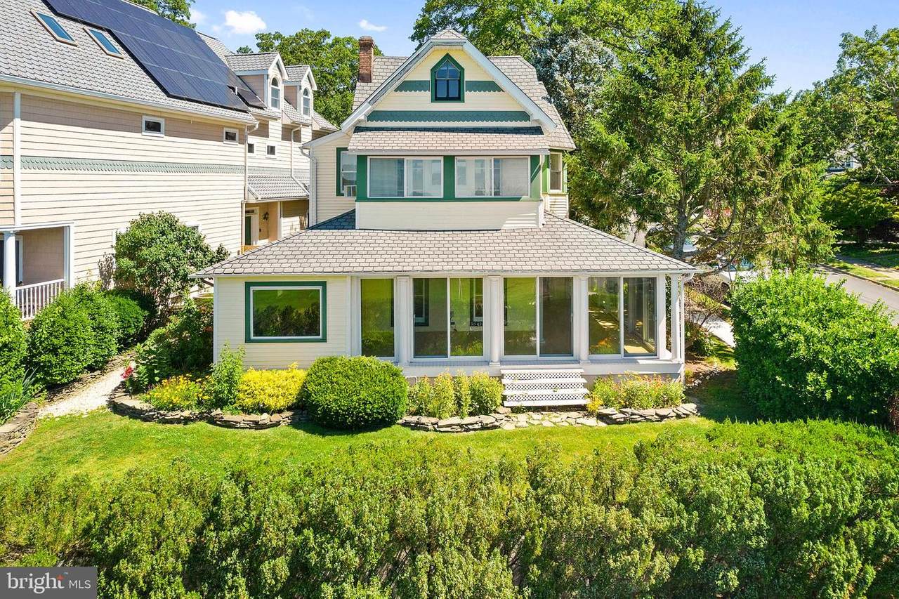 101 West End Avenue - Photo 1