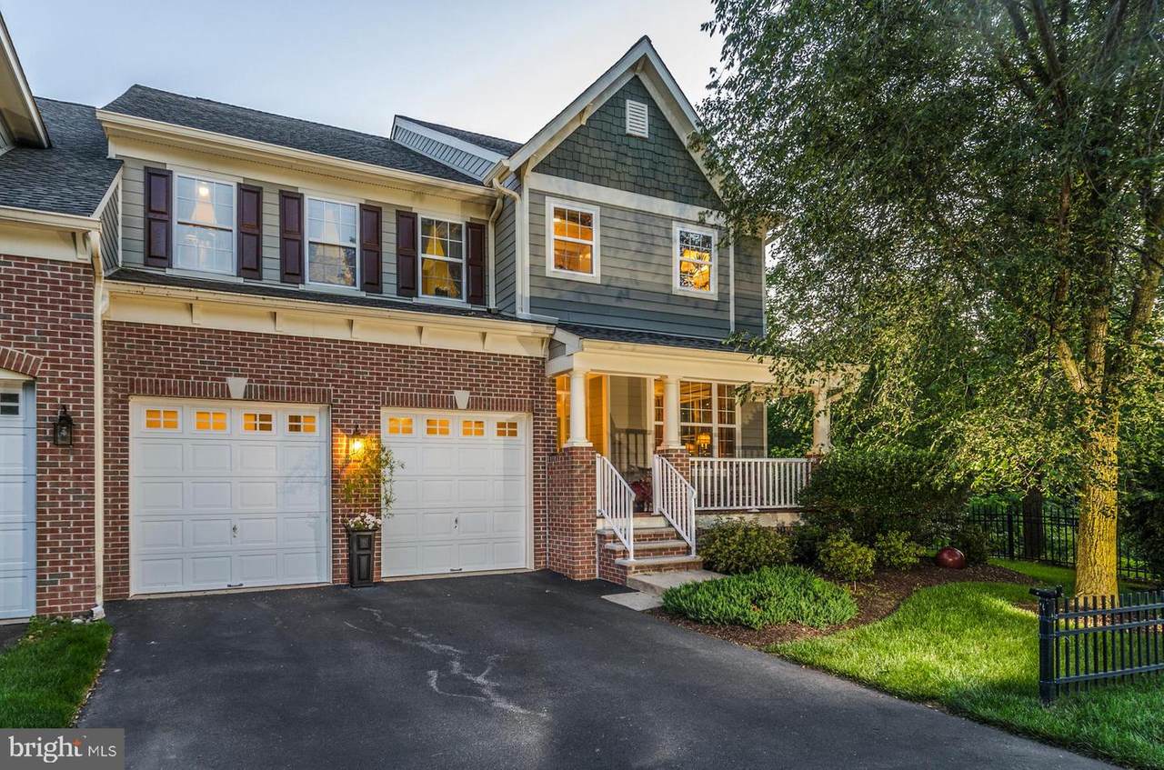 280 Holcombe Way - Photo 1