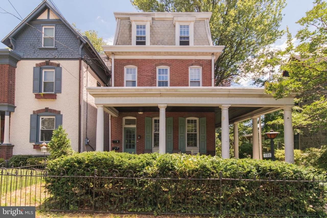 102 Rochelle Avenue - Photo 1
