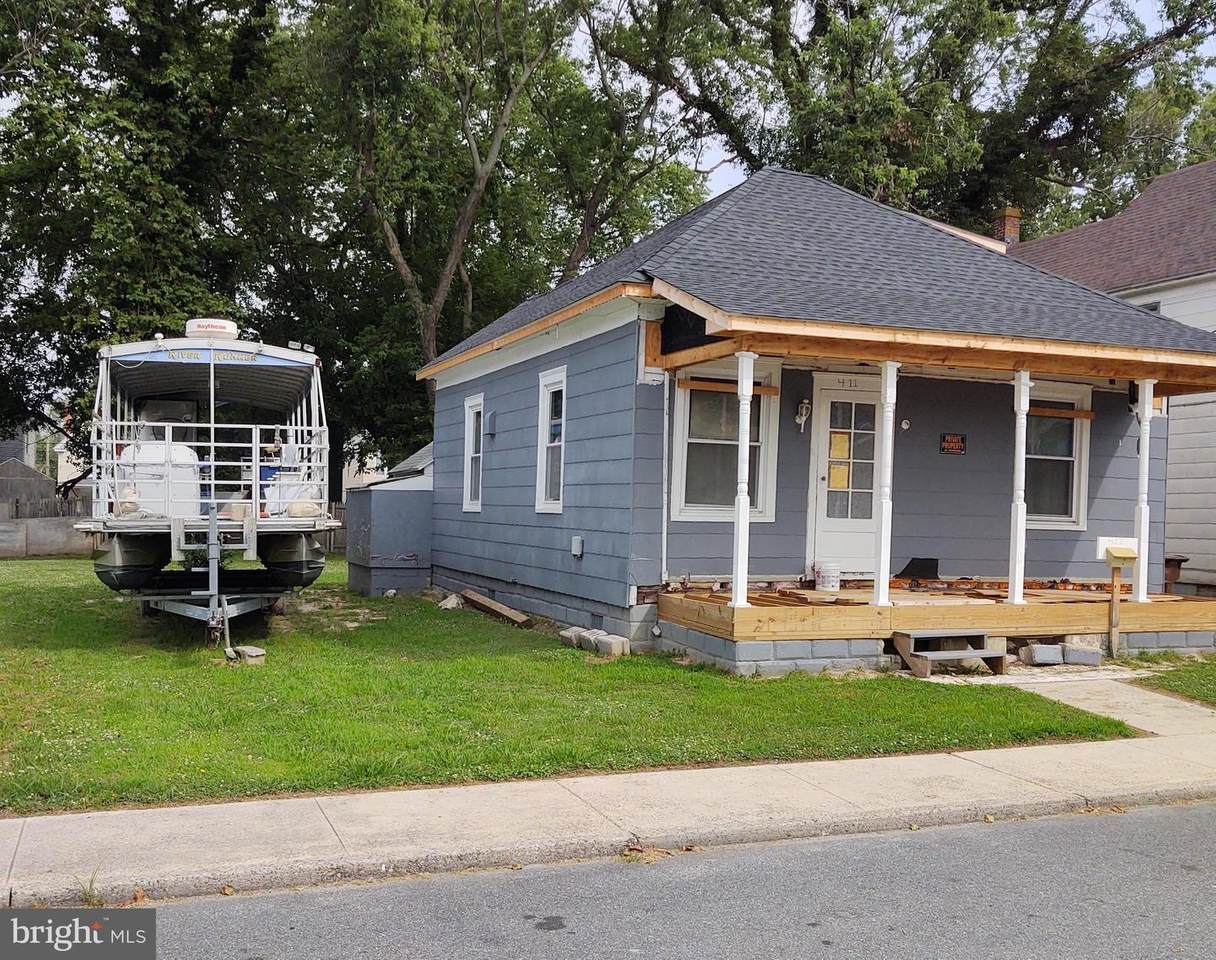 411 Linden Avenue - Photo 1