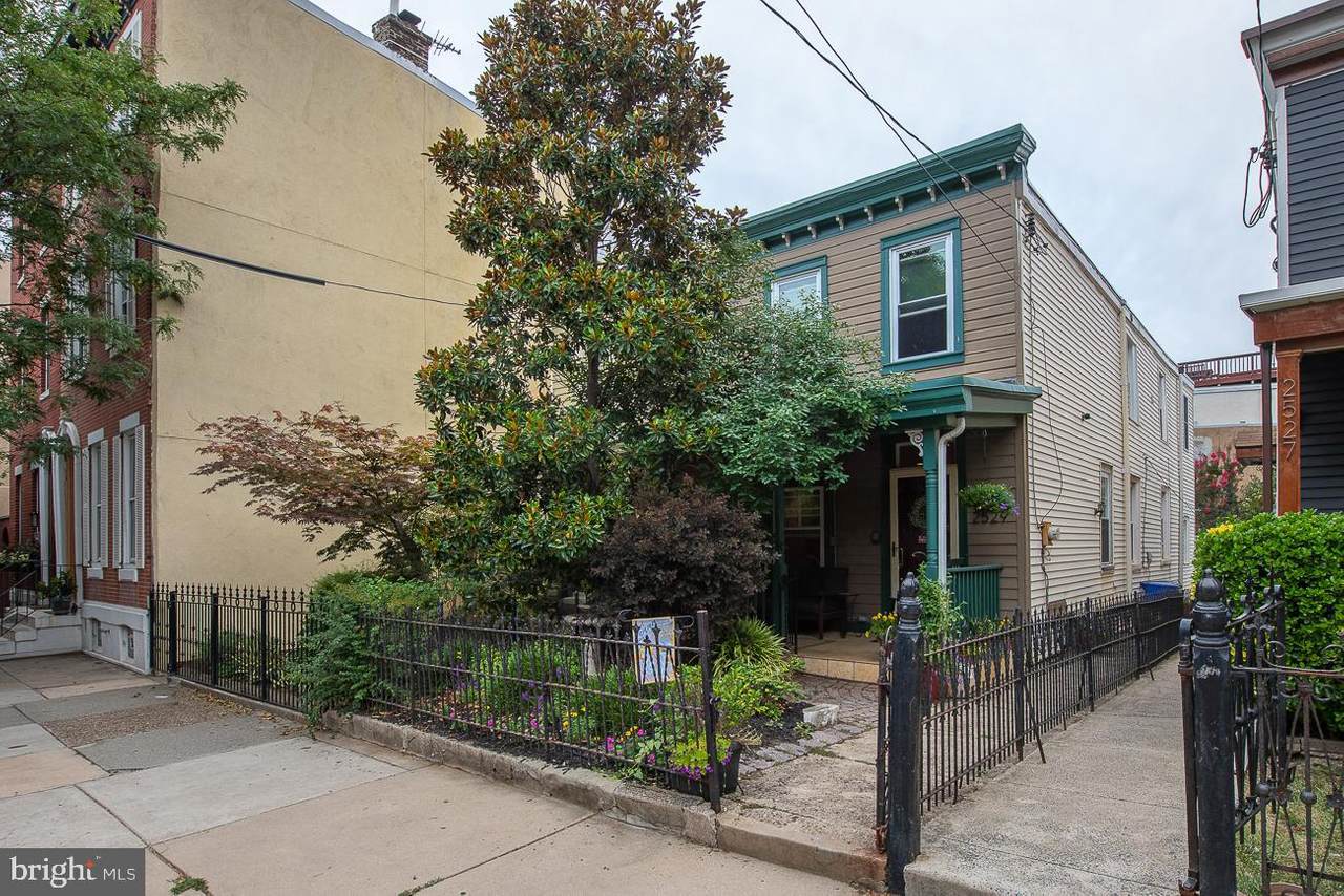 2529 Brown Street - Photo 1