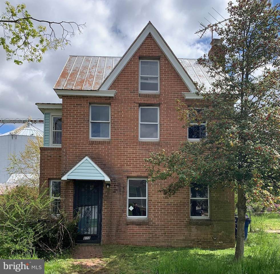 613 Taylor Street - Photo 1