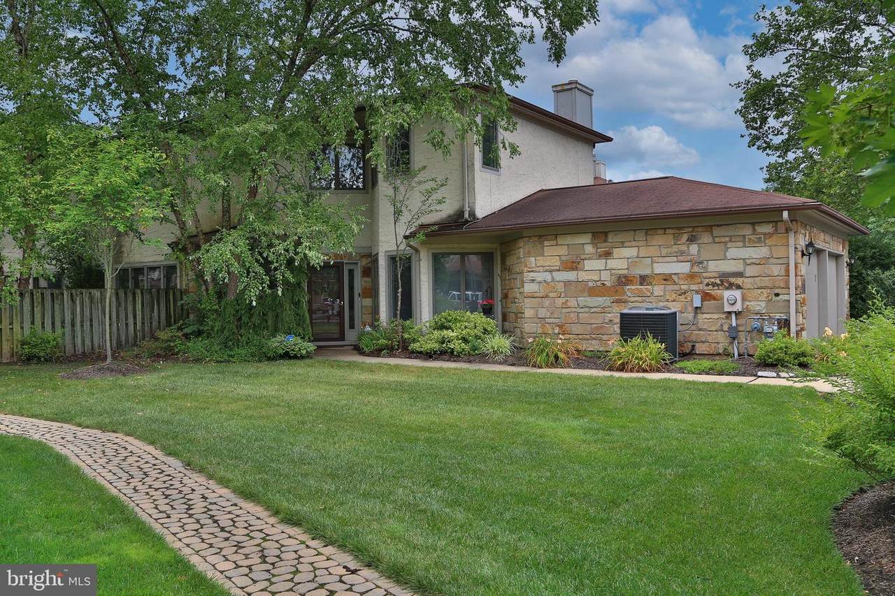 17 Jackie Drive - Photo 1