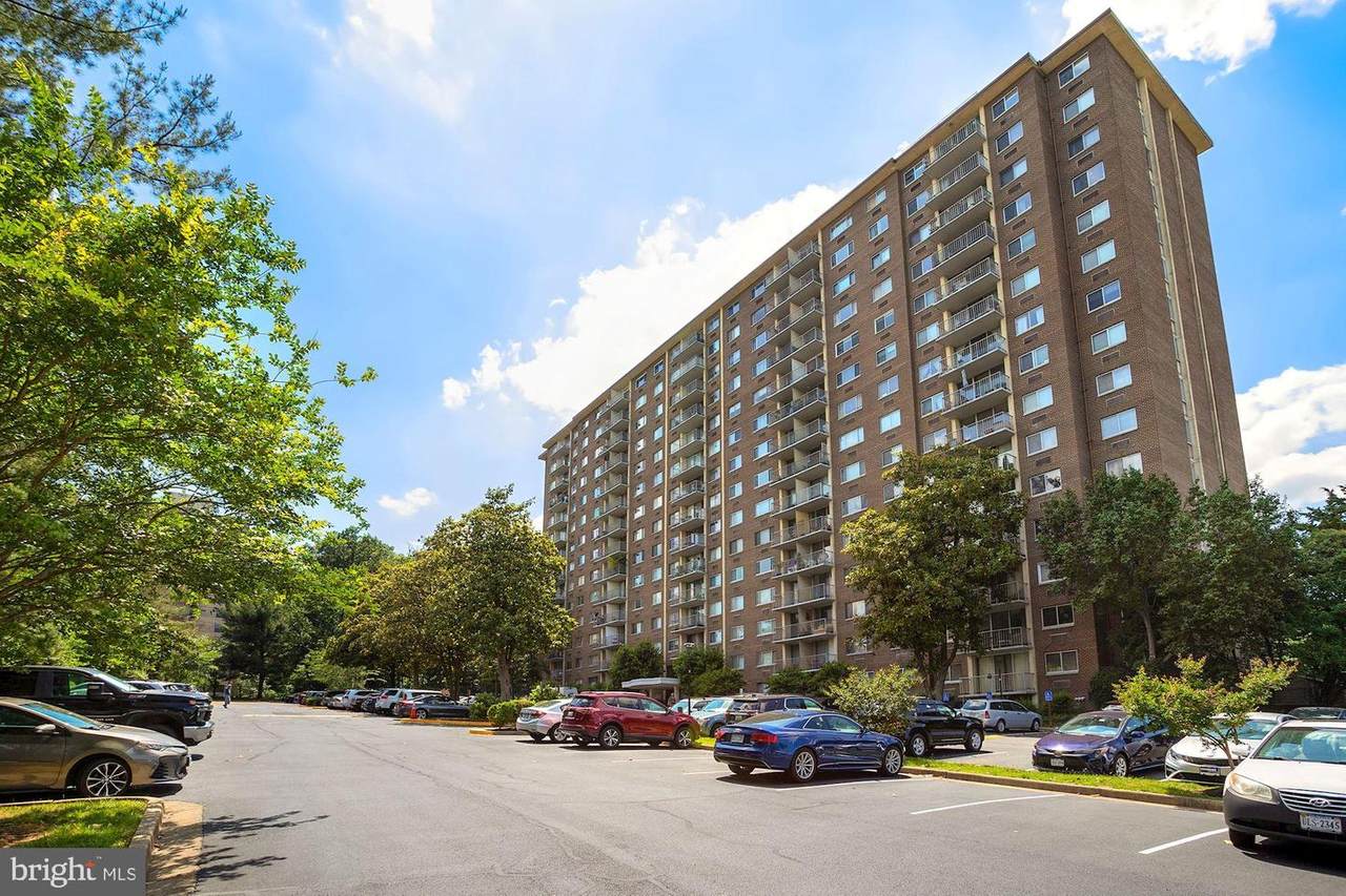 2059 Huntington Avenue - Photo 1