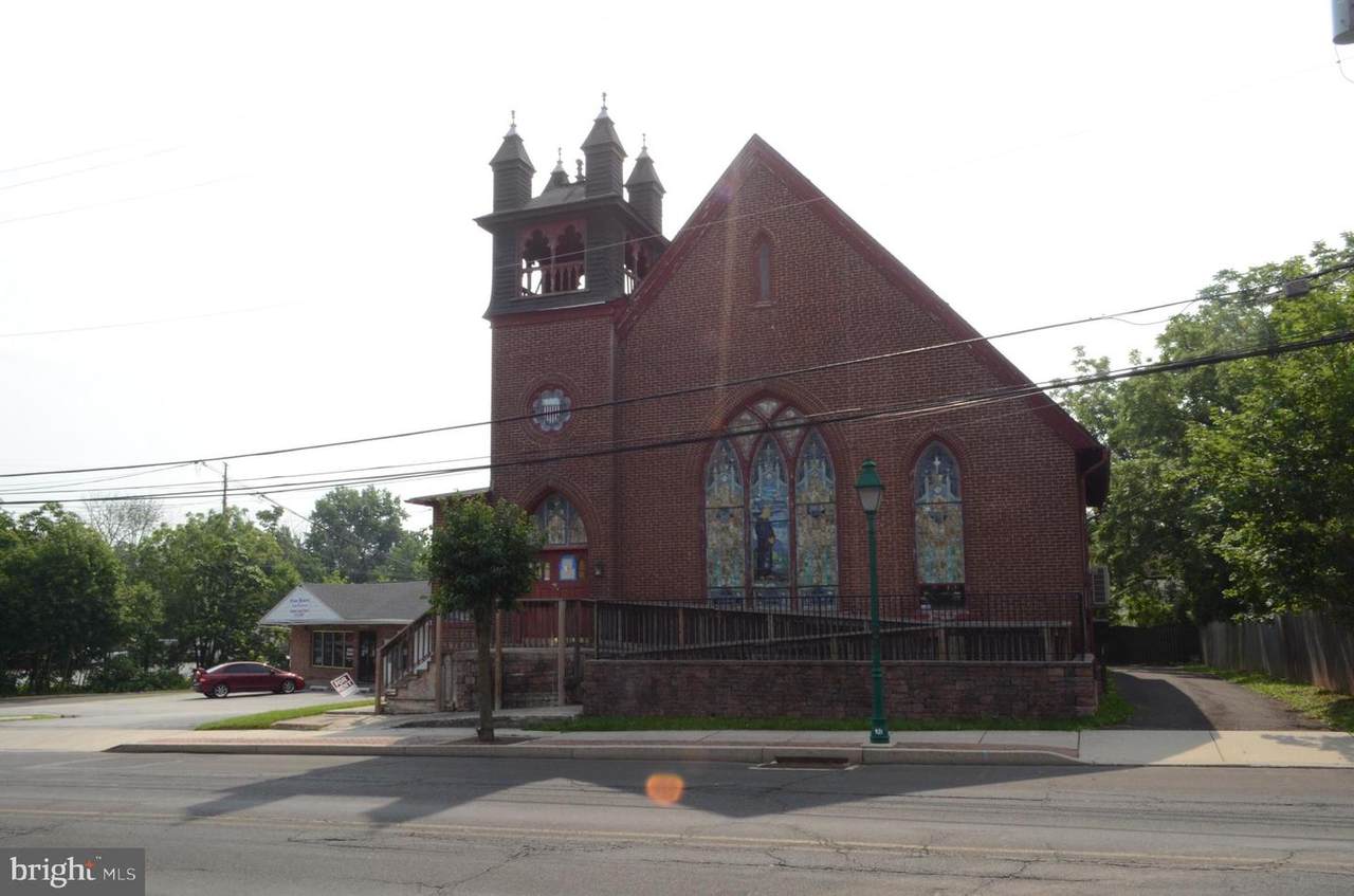 30 Lincoln Avenue - Photo 1