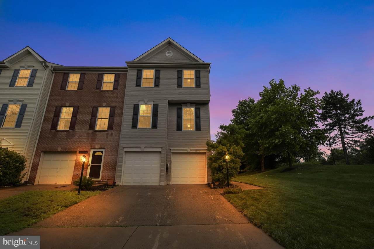 43198 Lawnsberry Square - Photo 1