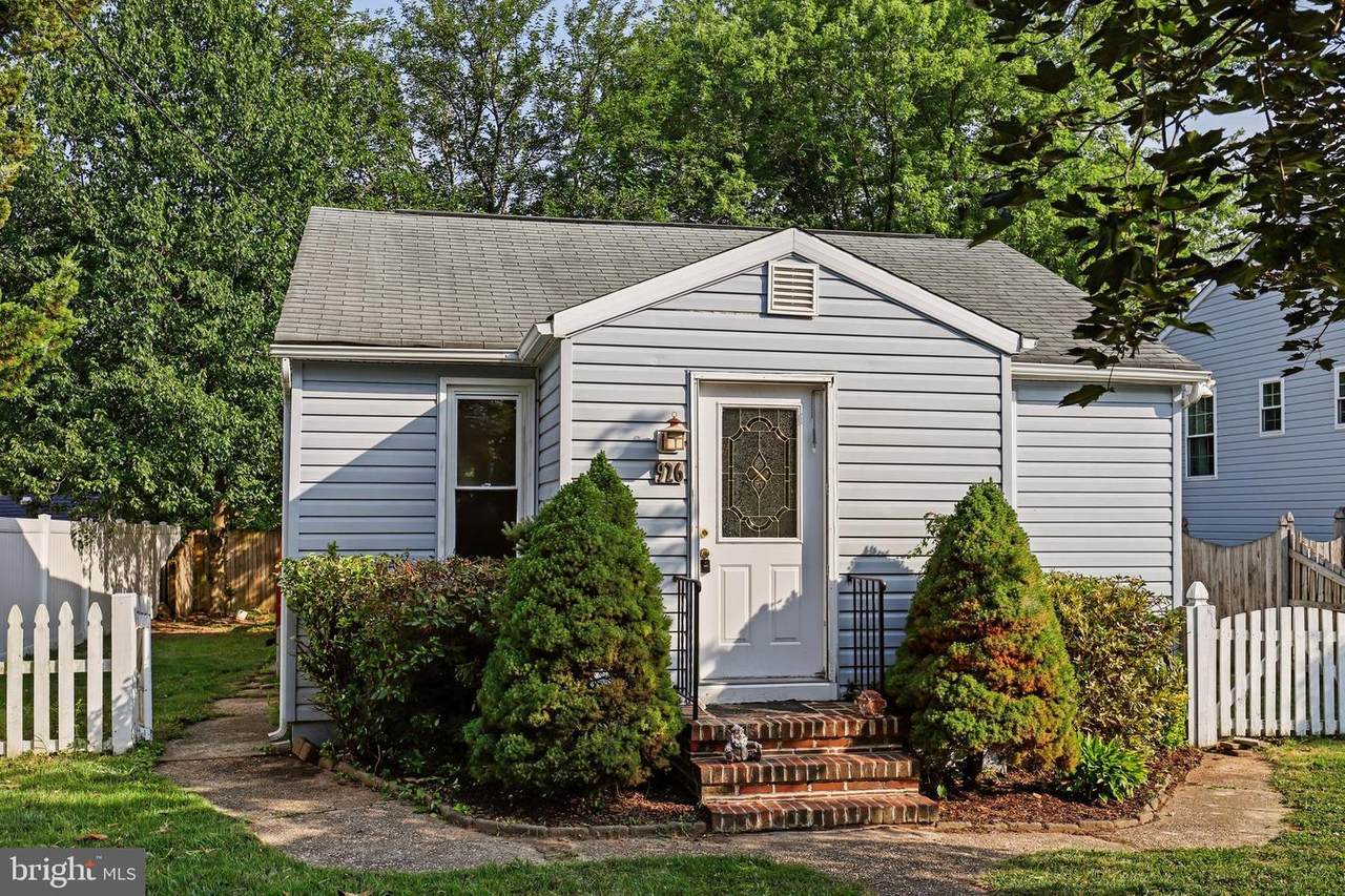 926 Longview Avenue - Photo 1