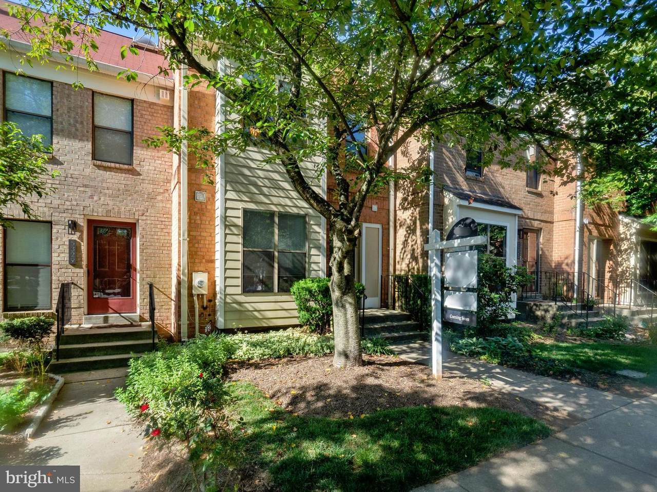 5327 King Charles Way - Photo 1