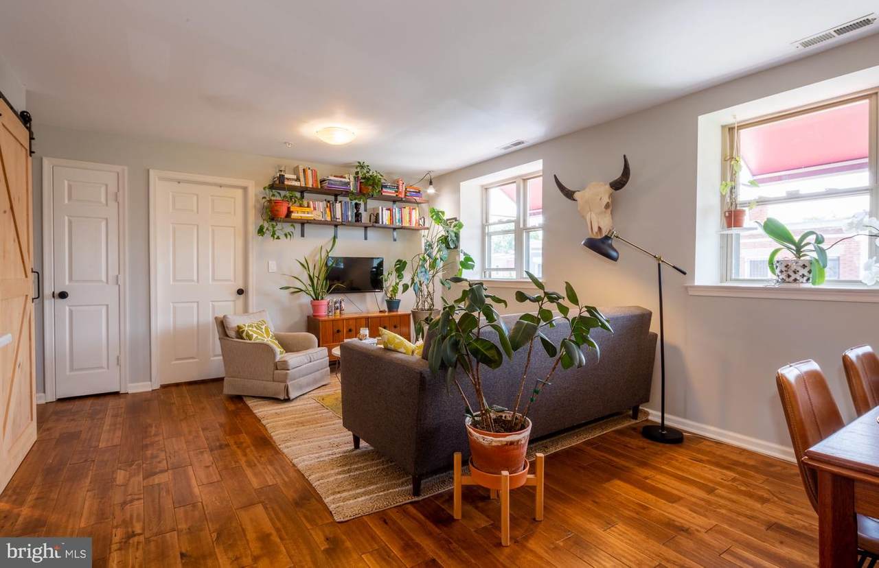 345 Oakdale Place - Photo 1