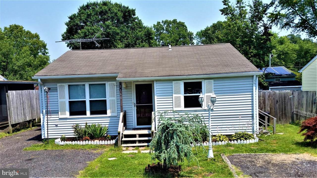 1168 Oak Avenue - Photo 1