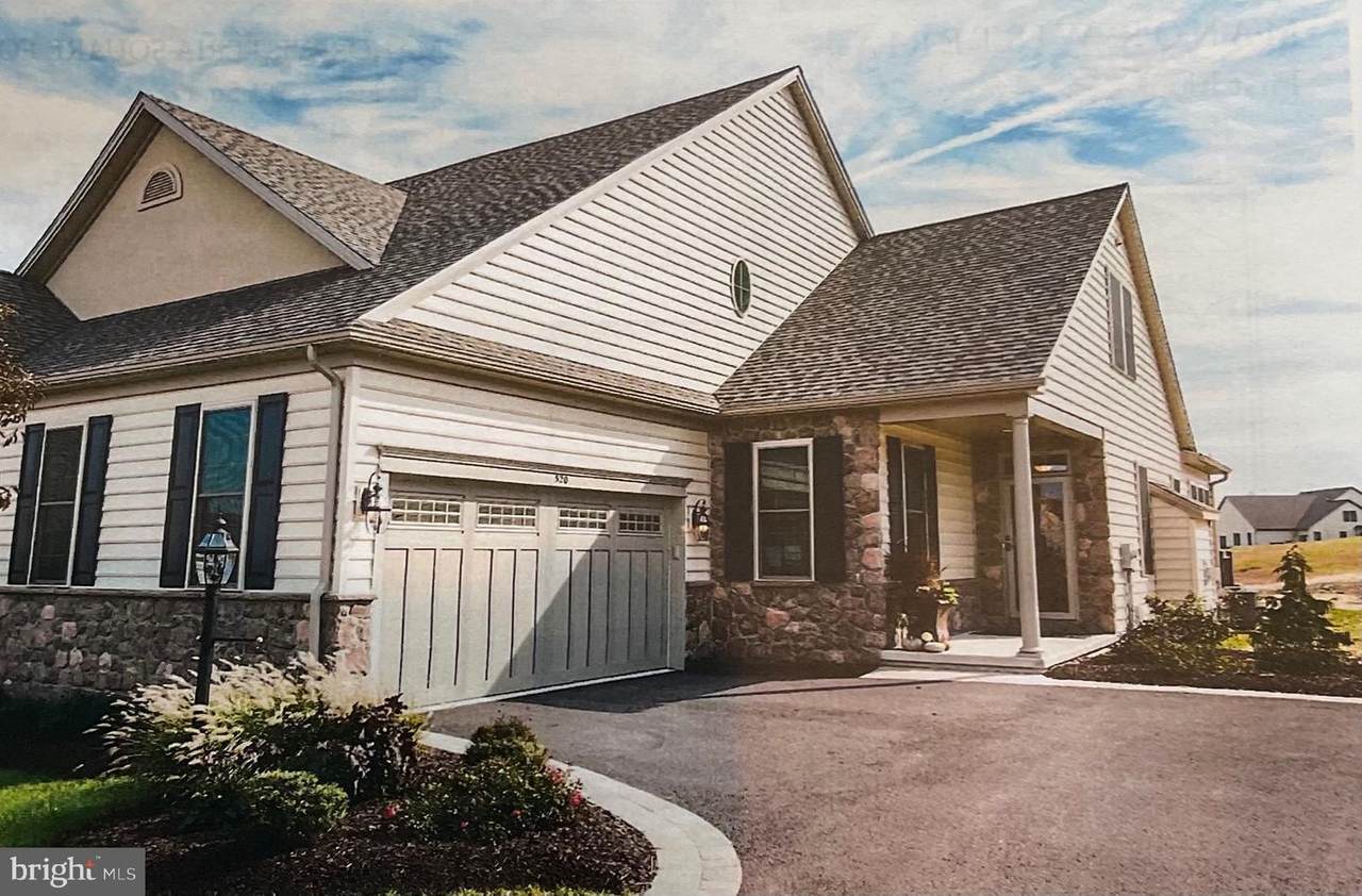 231 Honeycroft Boulevard - Photo 1