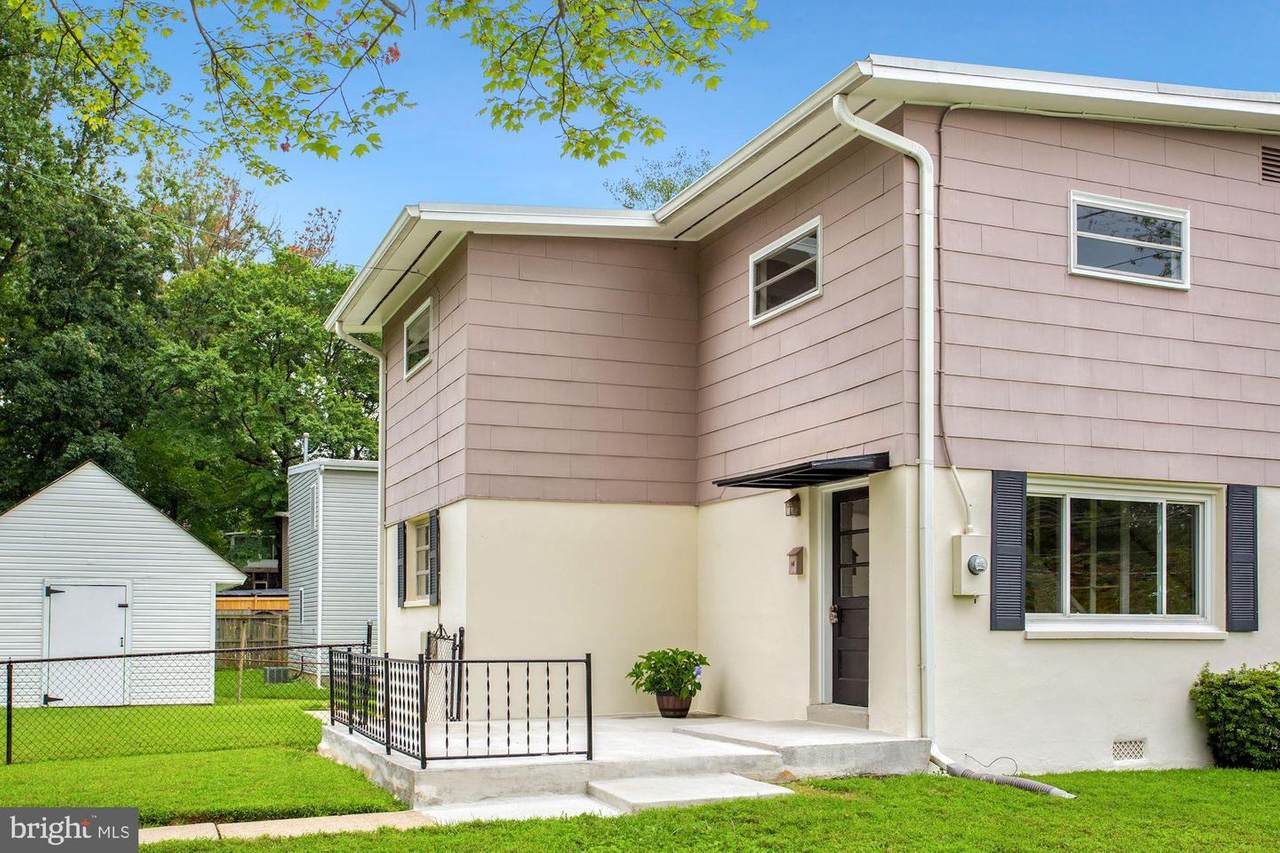 10727 Maple Street - Photo 1