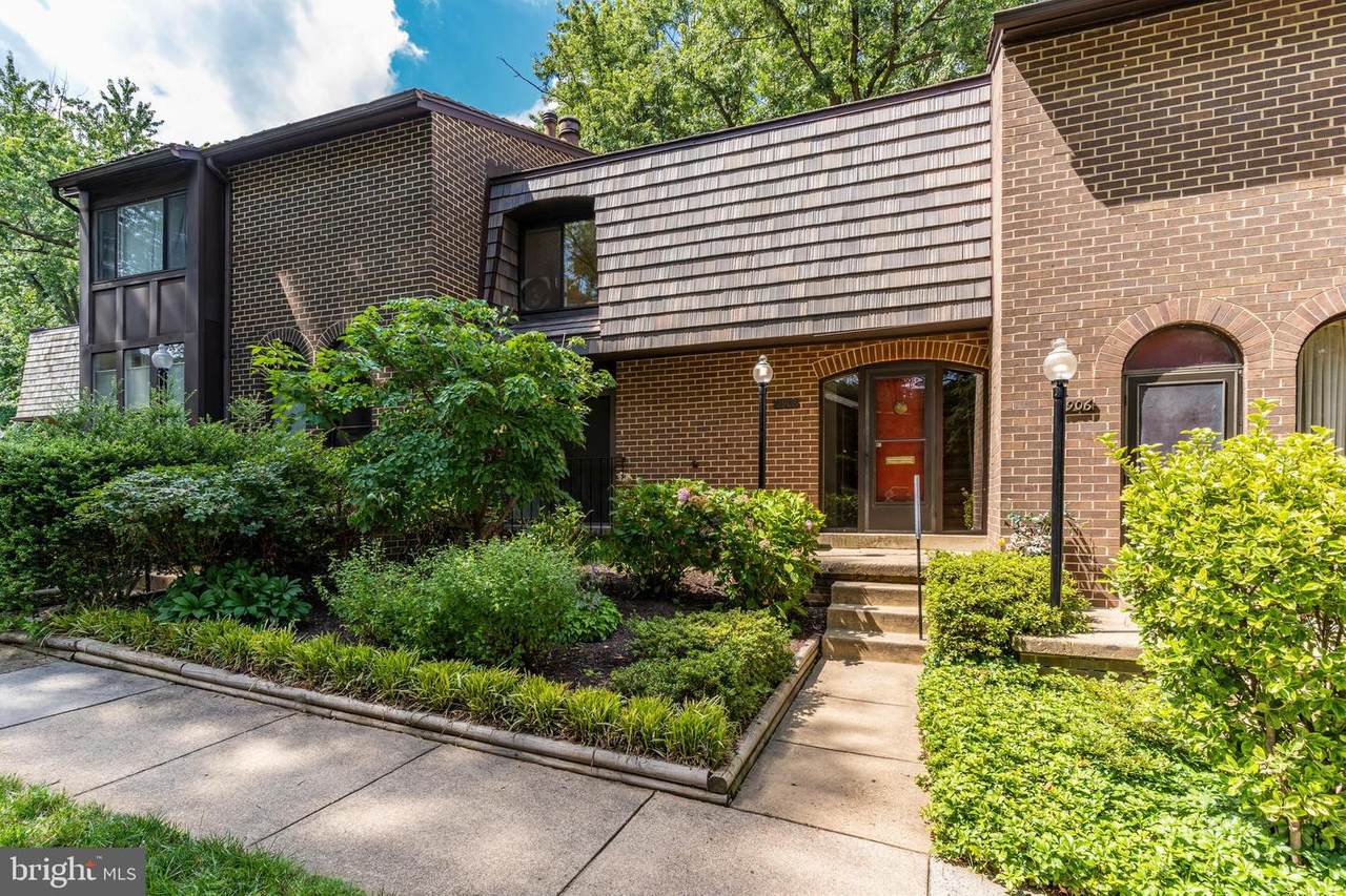 4908 Sauquoit Lane - Photo 1
