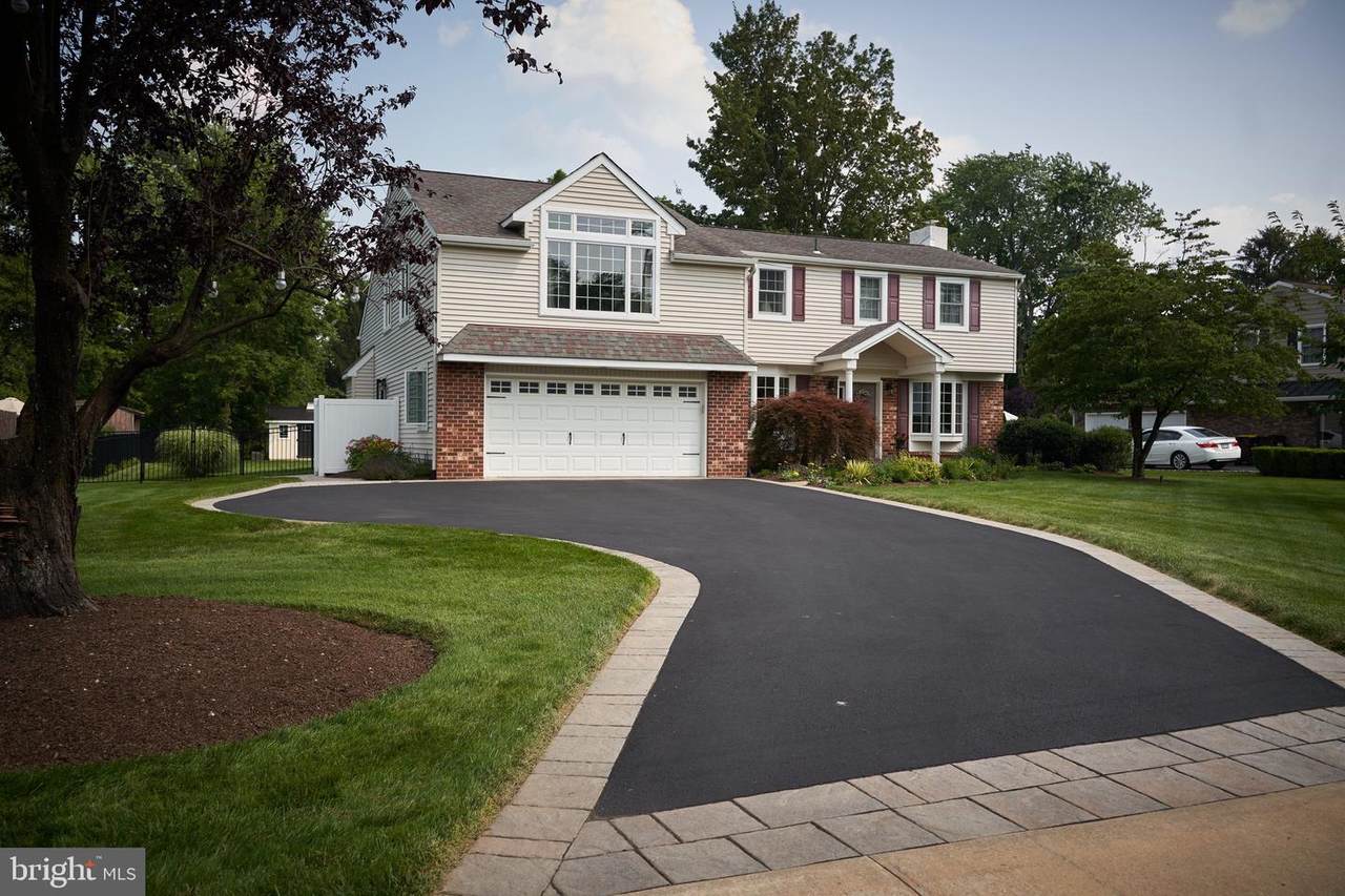 16 Cornwall Drive - Photo 1
