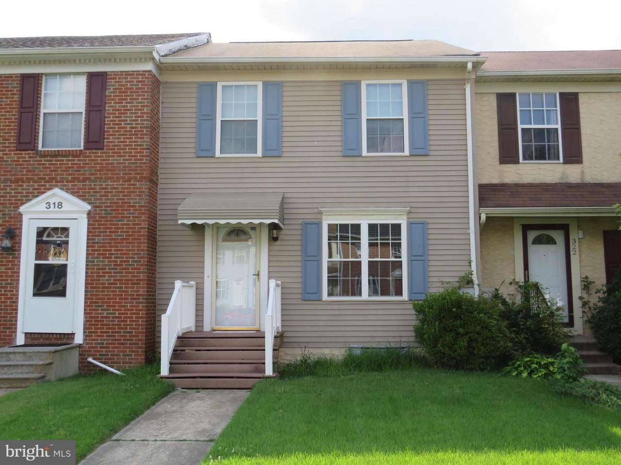 320 Cold Spring Place - Photo 1