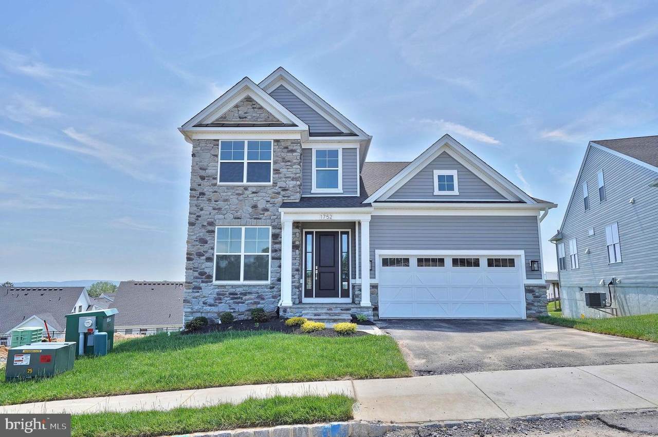 1752 Franklin Way - Photo 1