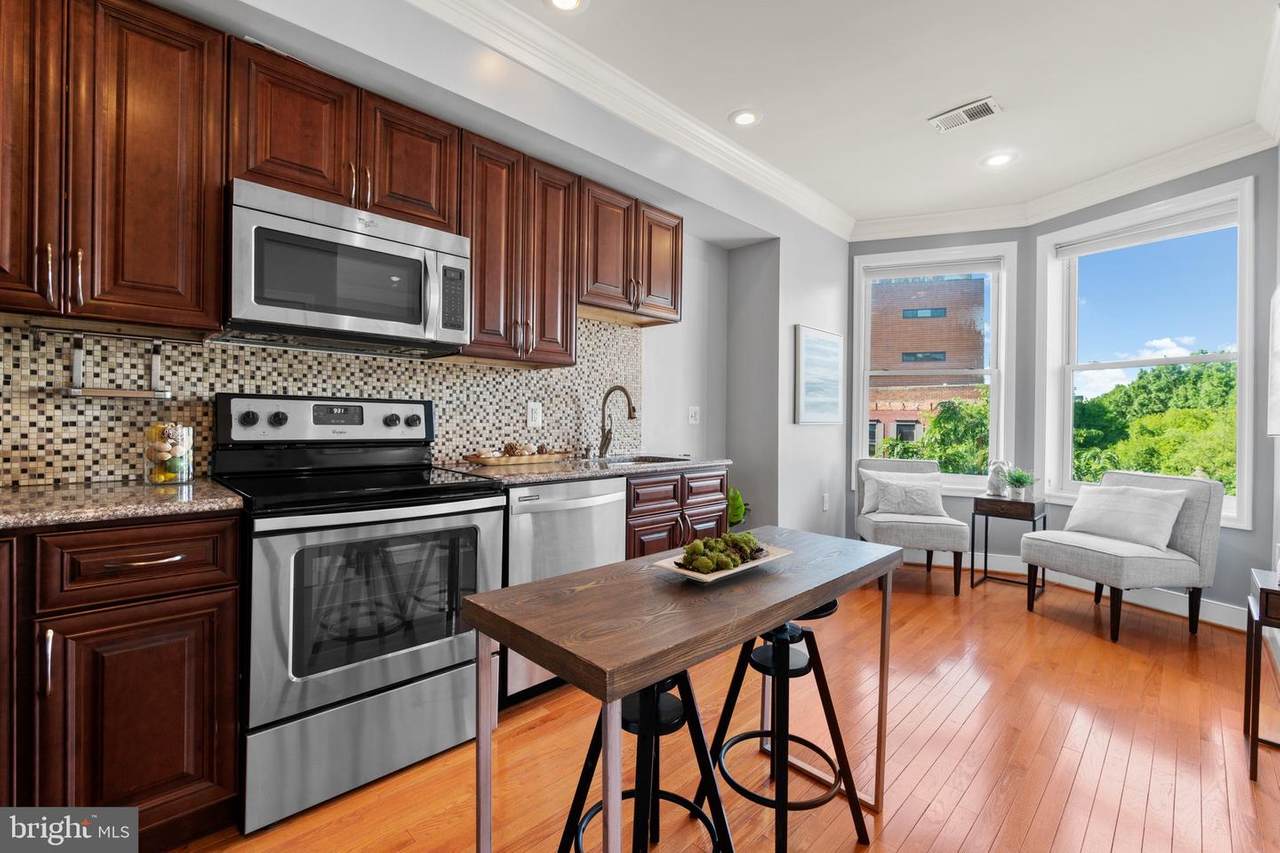 539 Florida Avenue - Photo 1