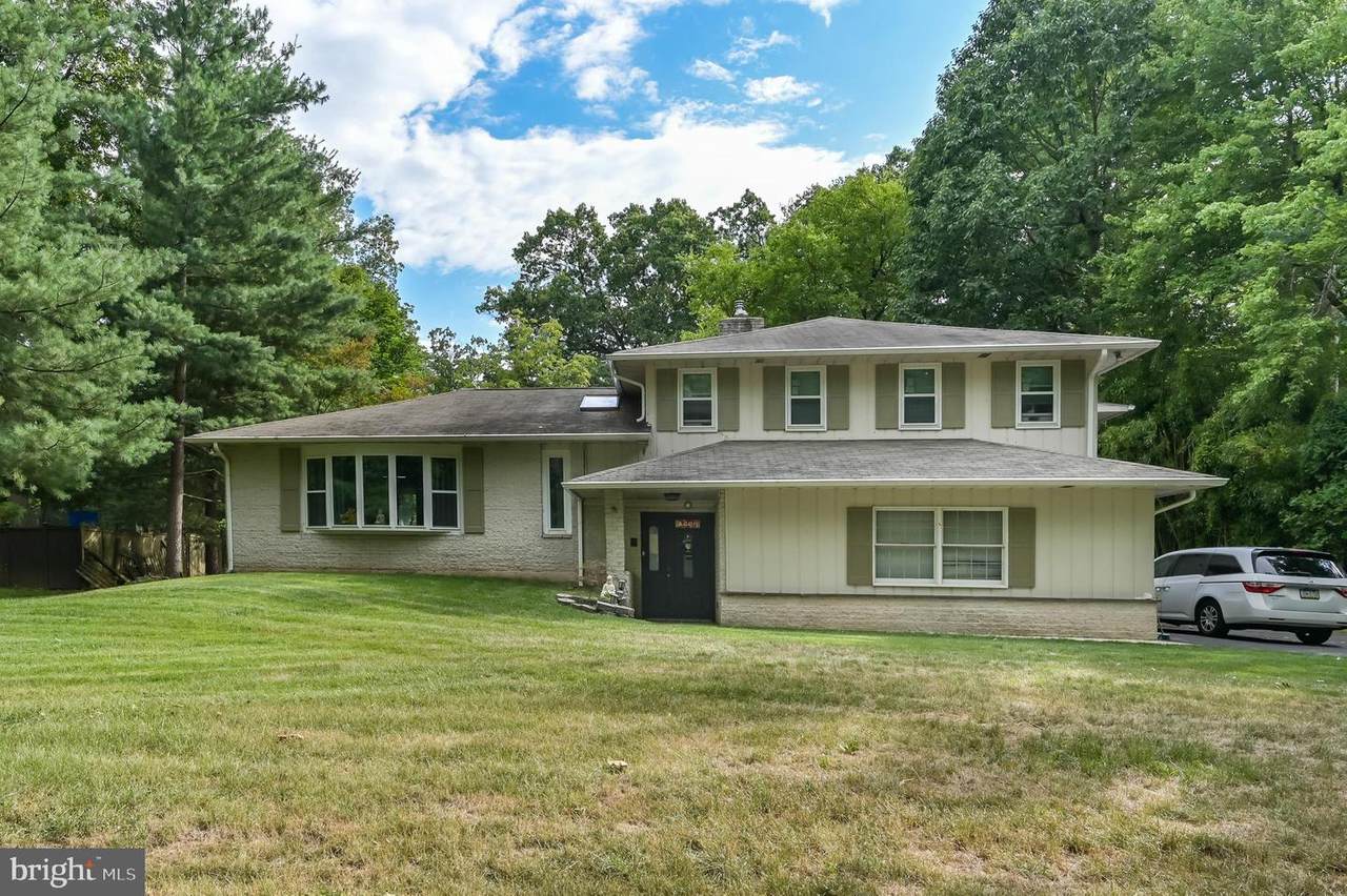 912 Crest Road - Photo 1