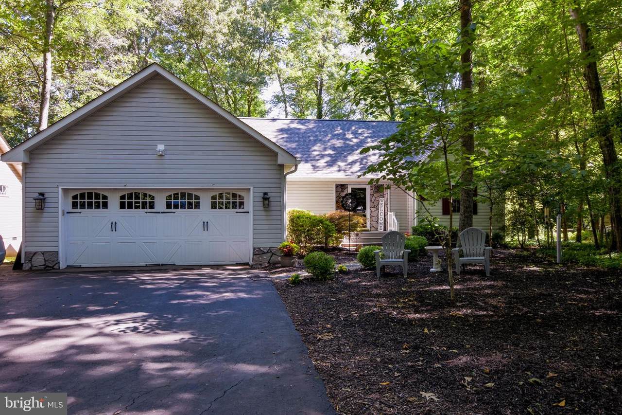 209 Stratford Circle - Photo 1