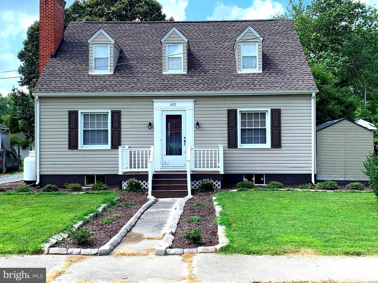 621 Daingerfield Street - Photo 1