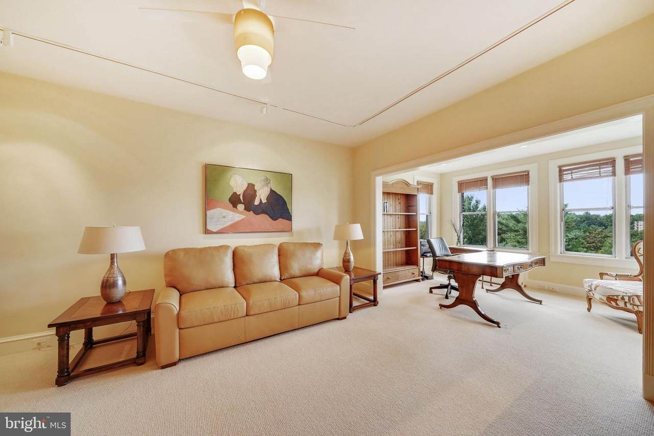 4000 Cathedral Avenue - Photo 1