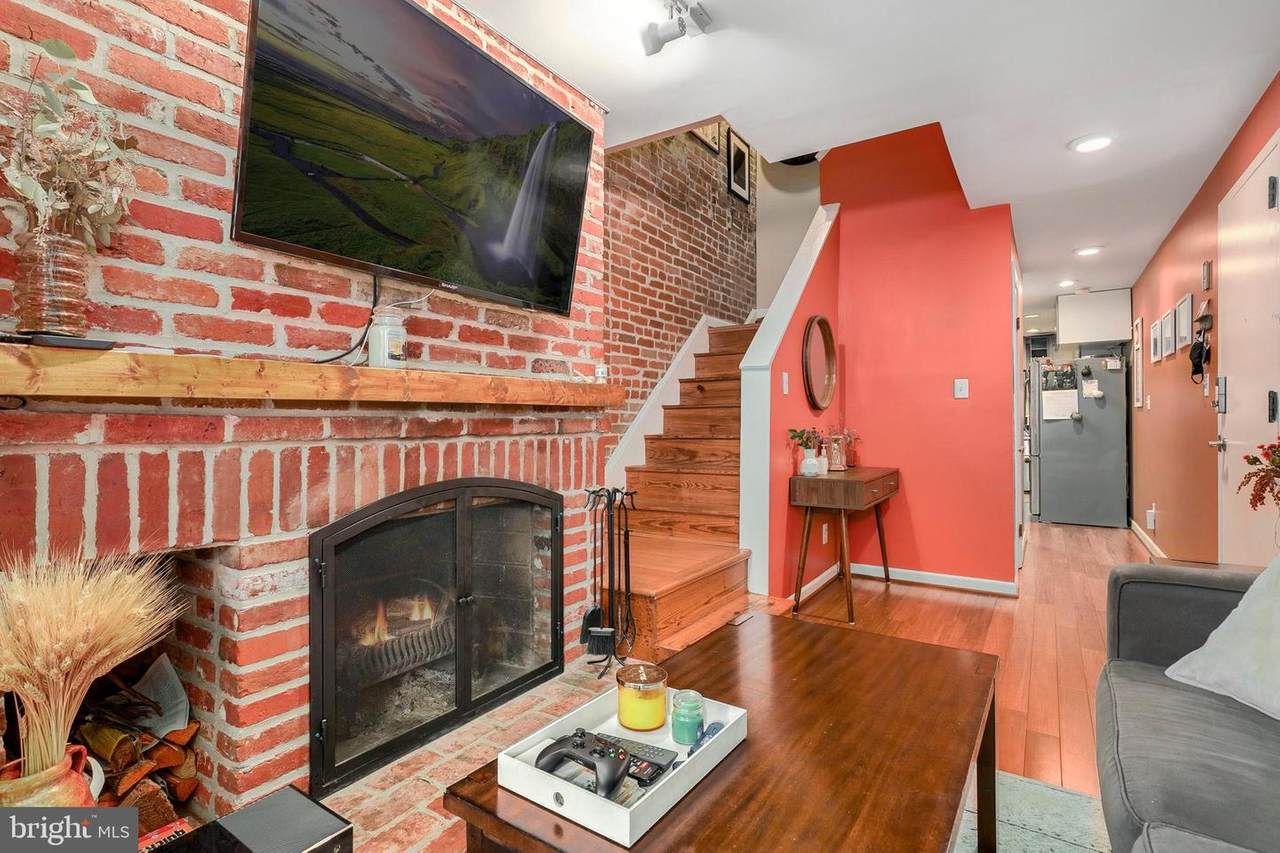 410 11TH Street - Photo 1