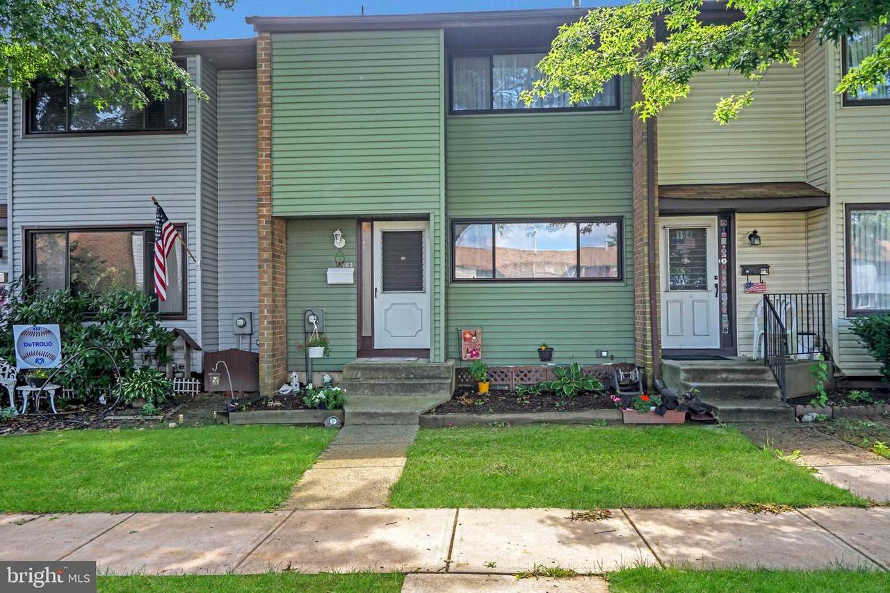 163 Canterbury Court - Photo 1