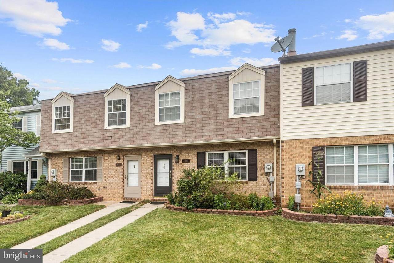 6830 Larkspur Square - Photo 1