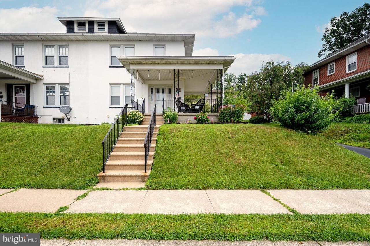 4433 10TH Avenue - Photo 1