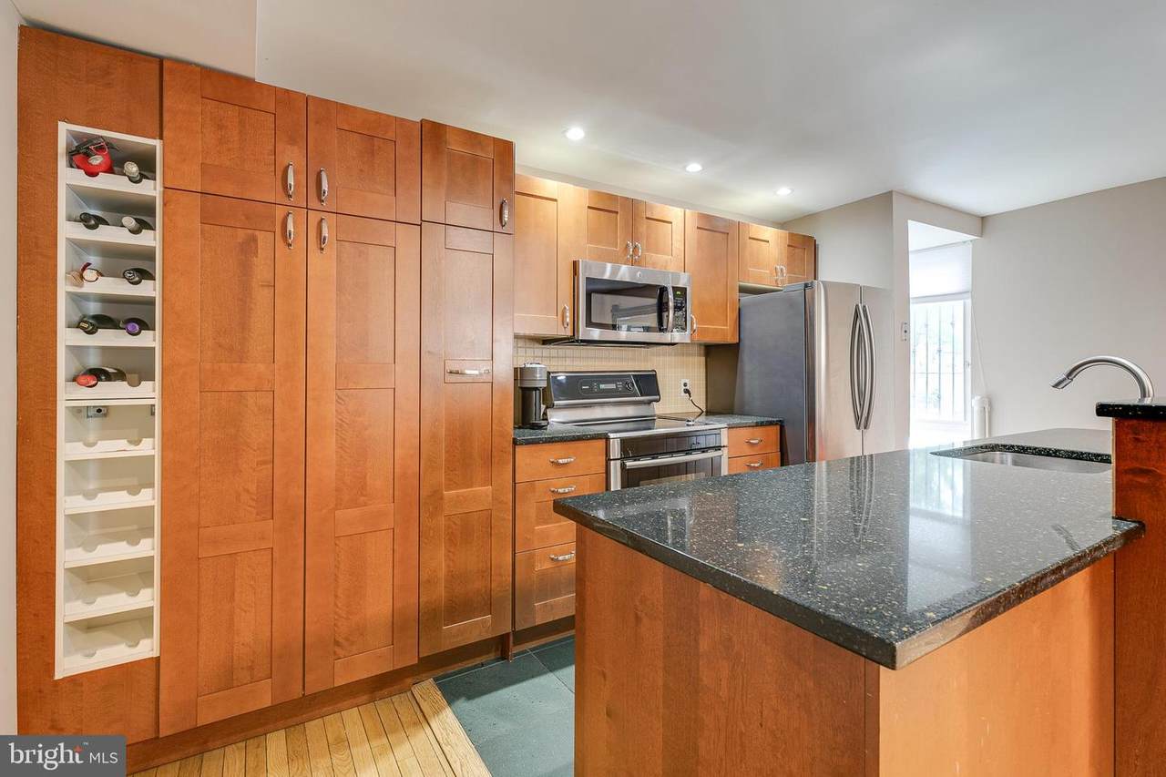 907 Latimer Street - Photo 1