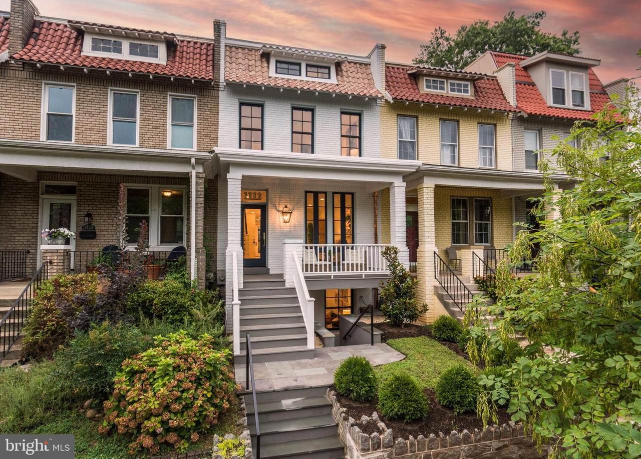 1112 E Street - Photo 1