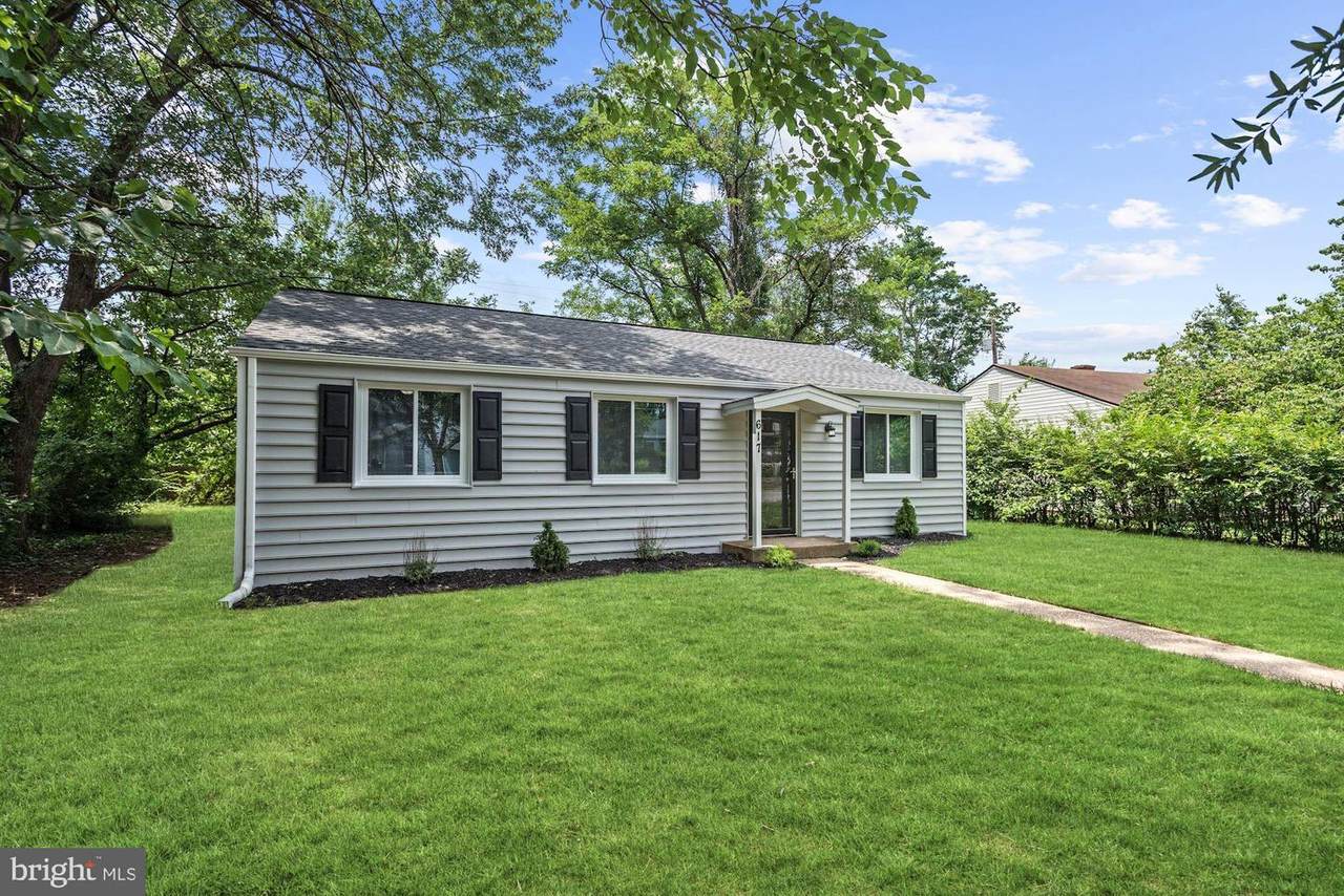 617 Wardour Road - Photo 1