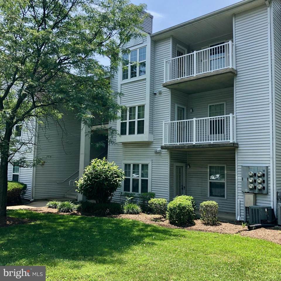 311 Stonehurst Court - Photo 1