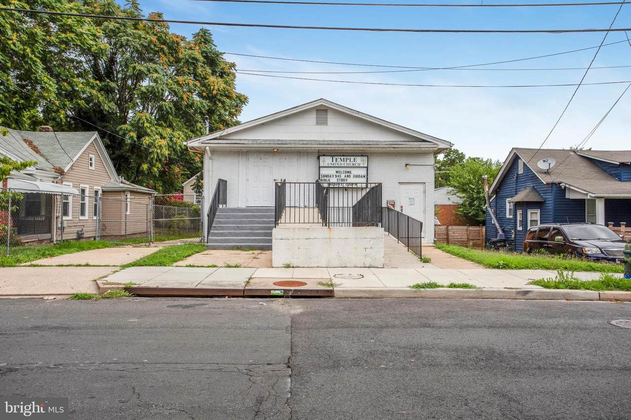 4510 Brooks Street - Photo 1