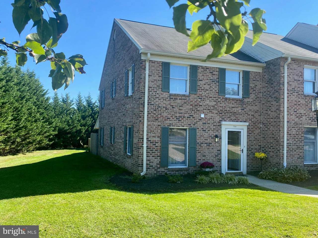 758 Main St - Photo 1