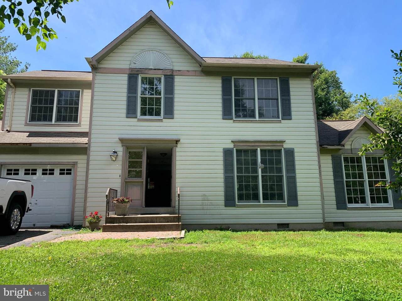 5132 Cedarlea Drive - Photo 1