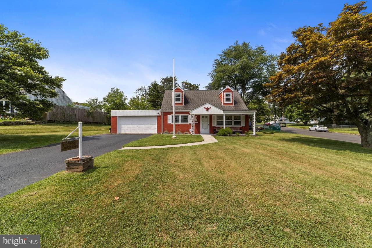 937 Terrace Boulevard - Photo 1