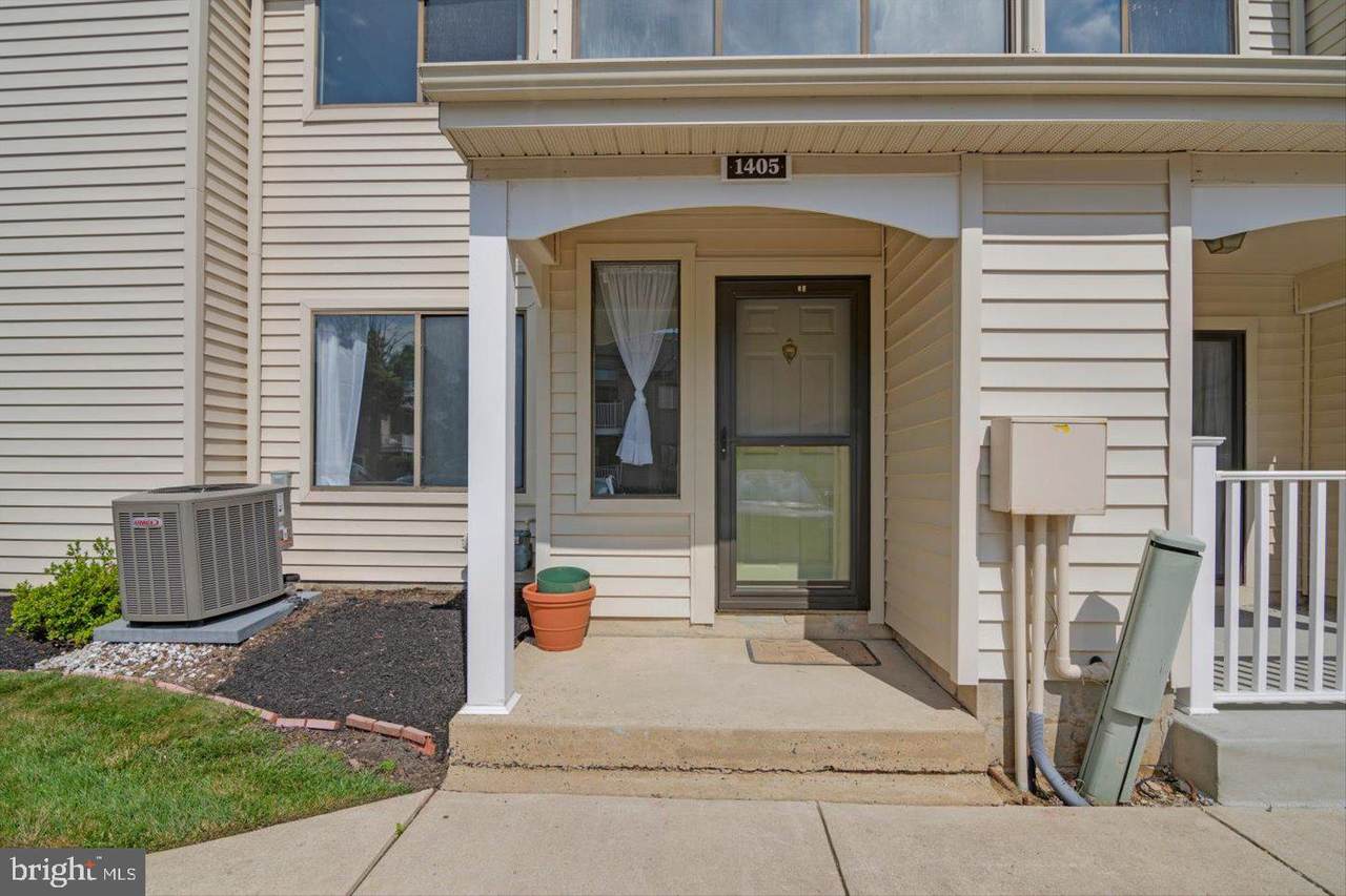 1405 Roberts Way - Photo 1