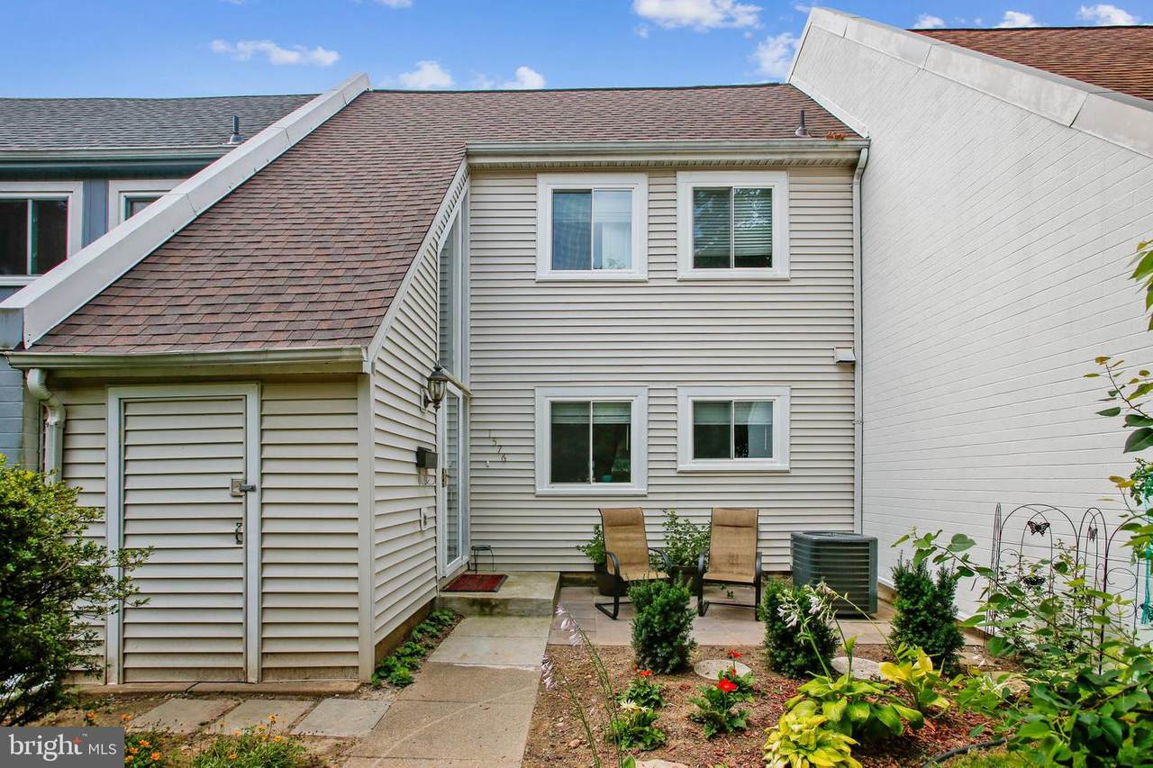 1576 Goldenrain Court - Photo 1