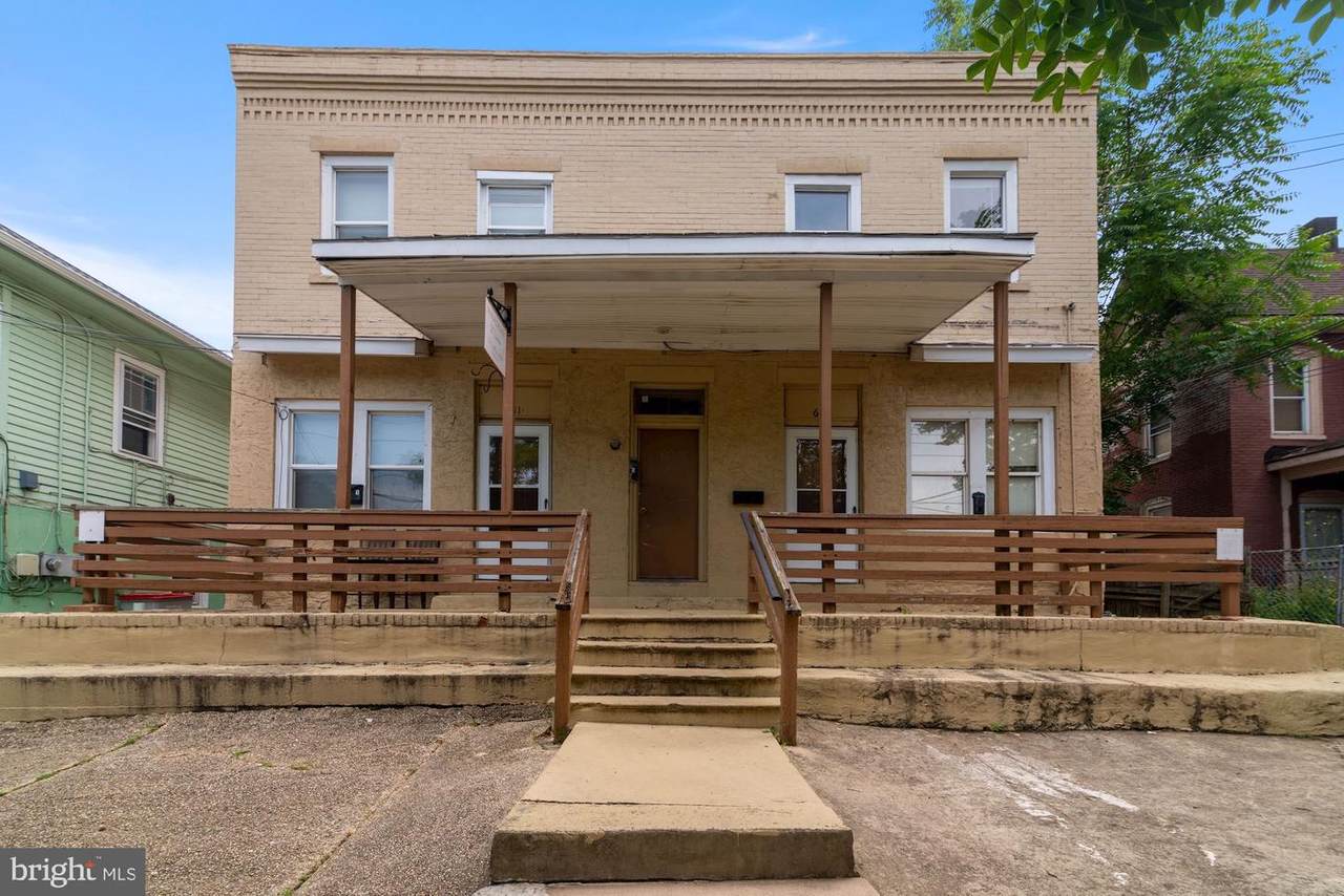 611 7TH Street - Photo 1