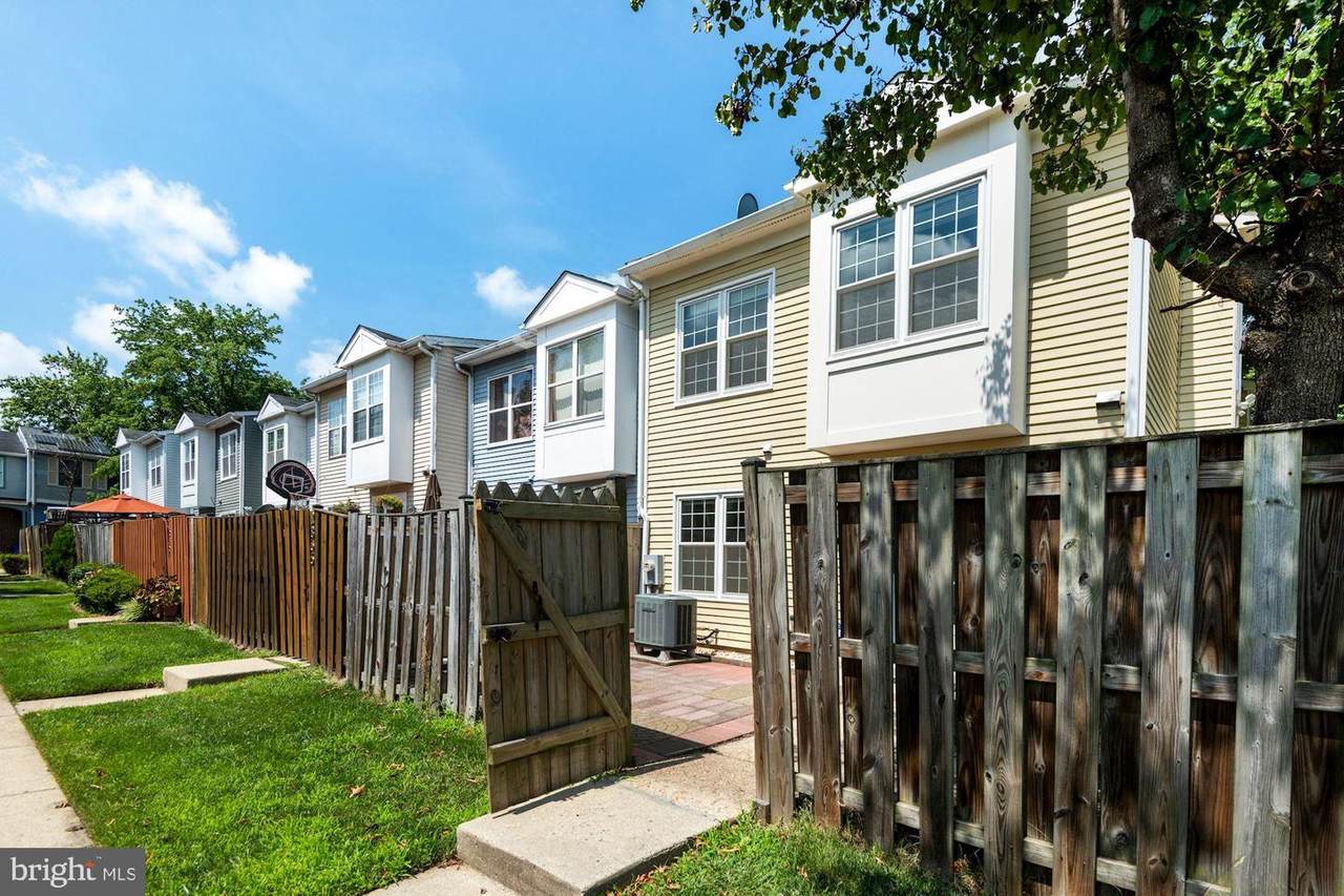 2863 Shepperton Terrace - Photo 1