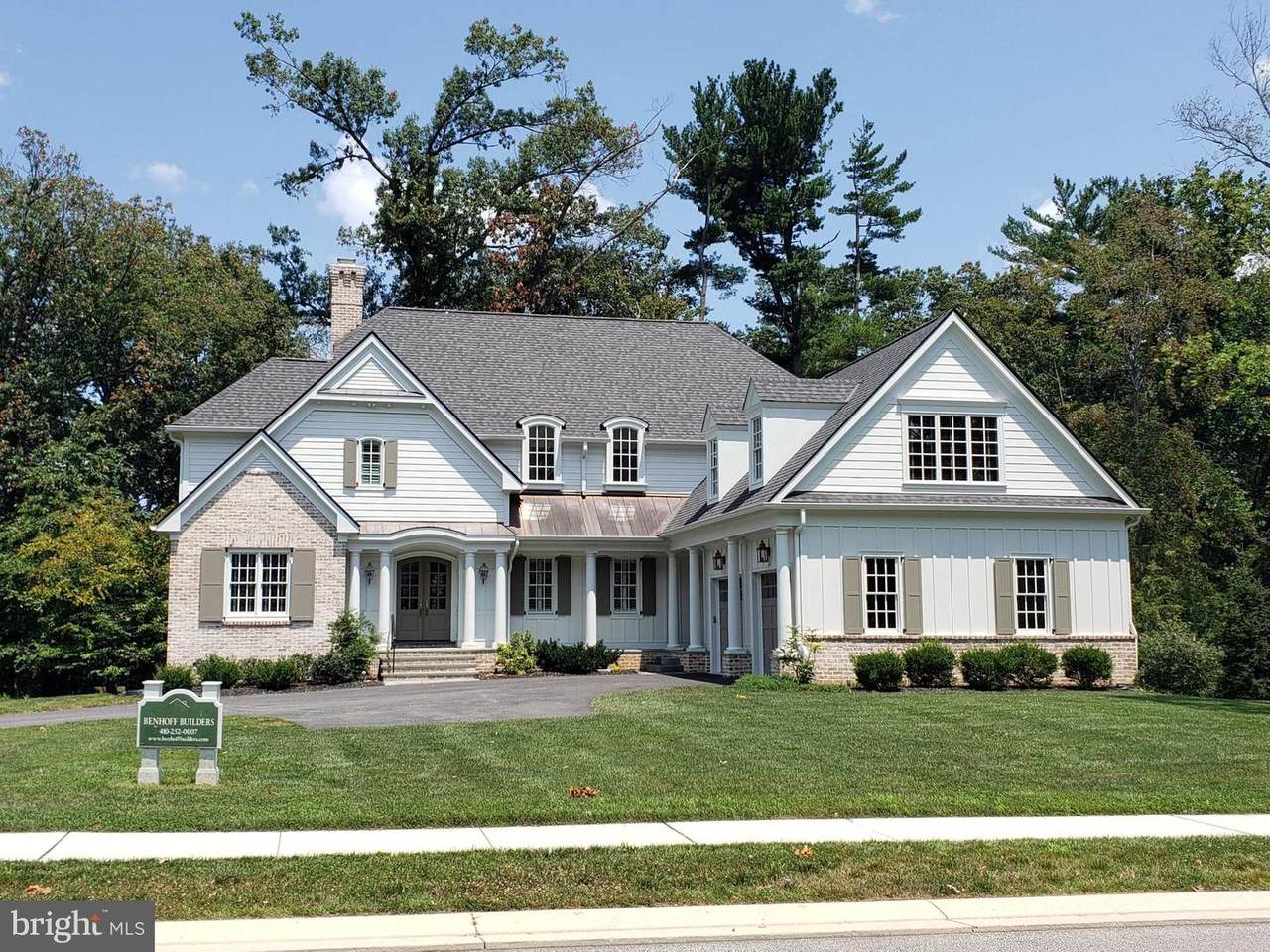 208 Hampton Park Circle - Photo 1