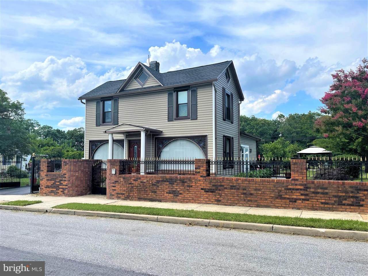 6804 Fait Avenue - Photo 1
