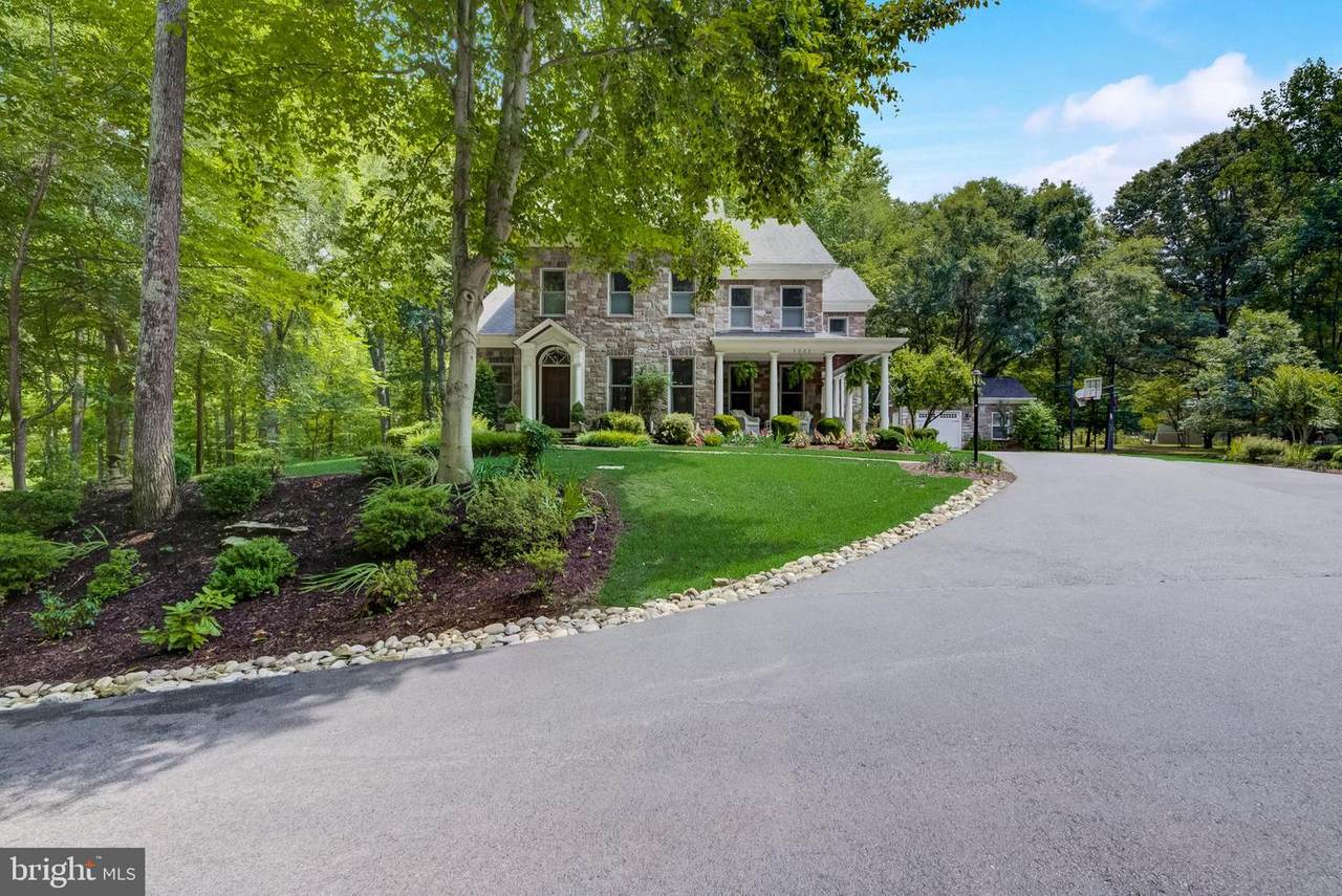 1221 Mccartney Place - Photo 1