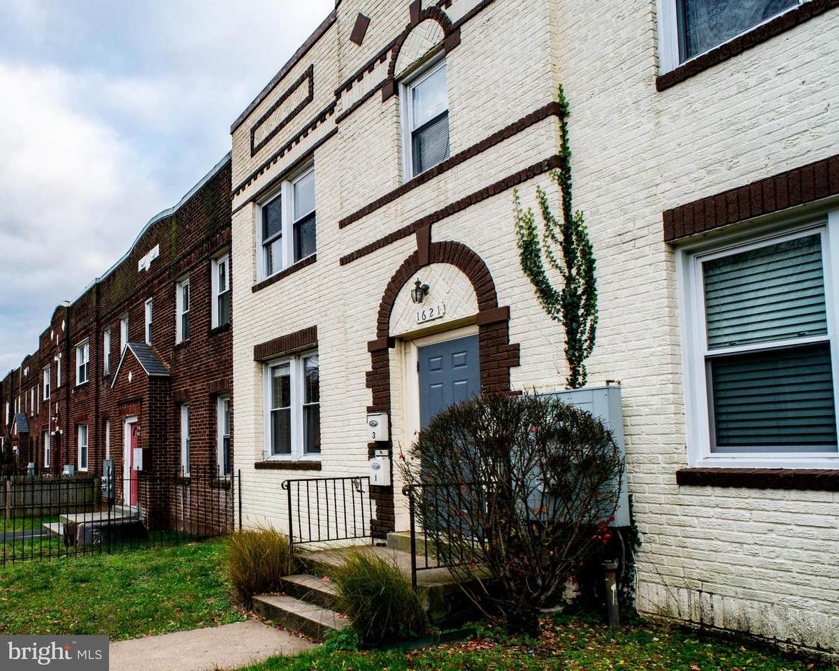 1621 E Street - Photo 1