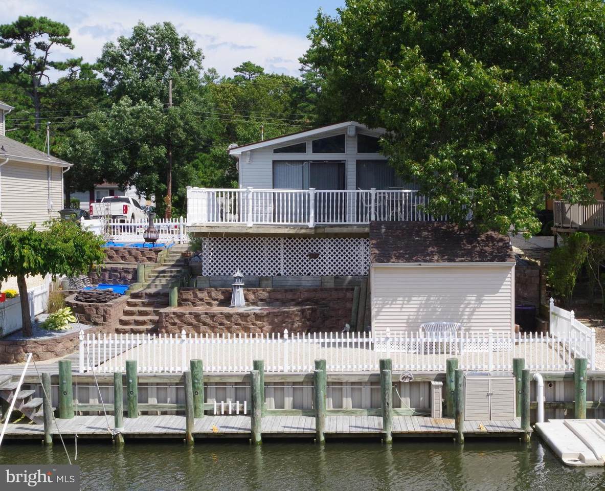 28 Edgewater - Photo 1