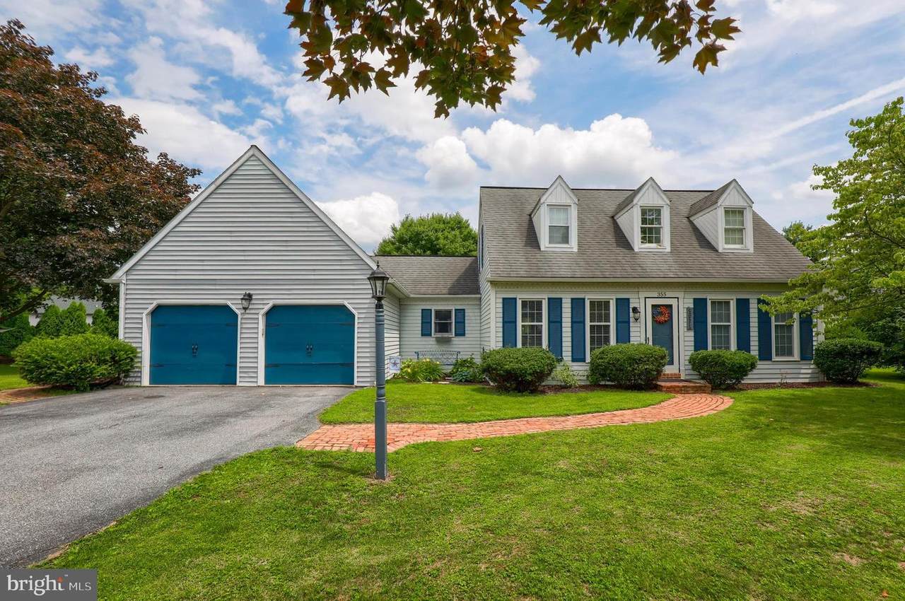 355 Hollytree Court - Photo 1