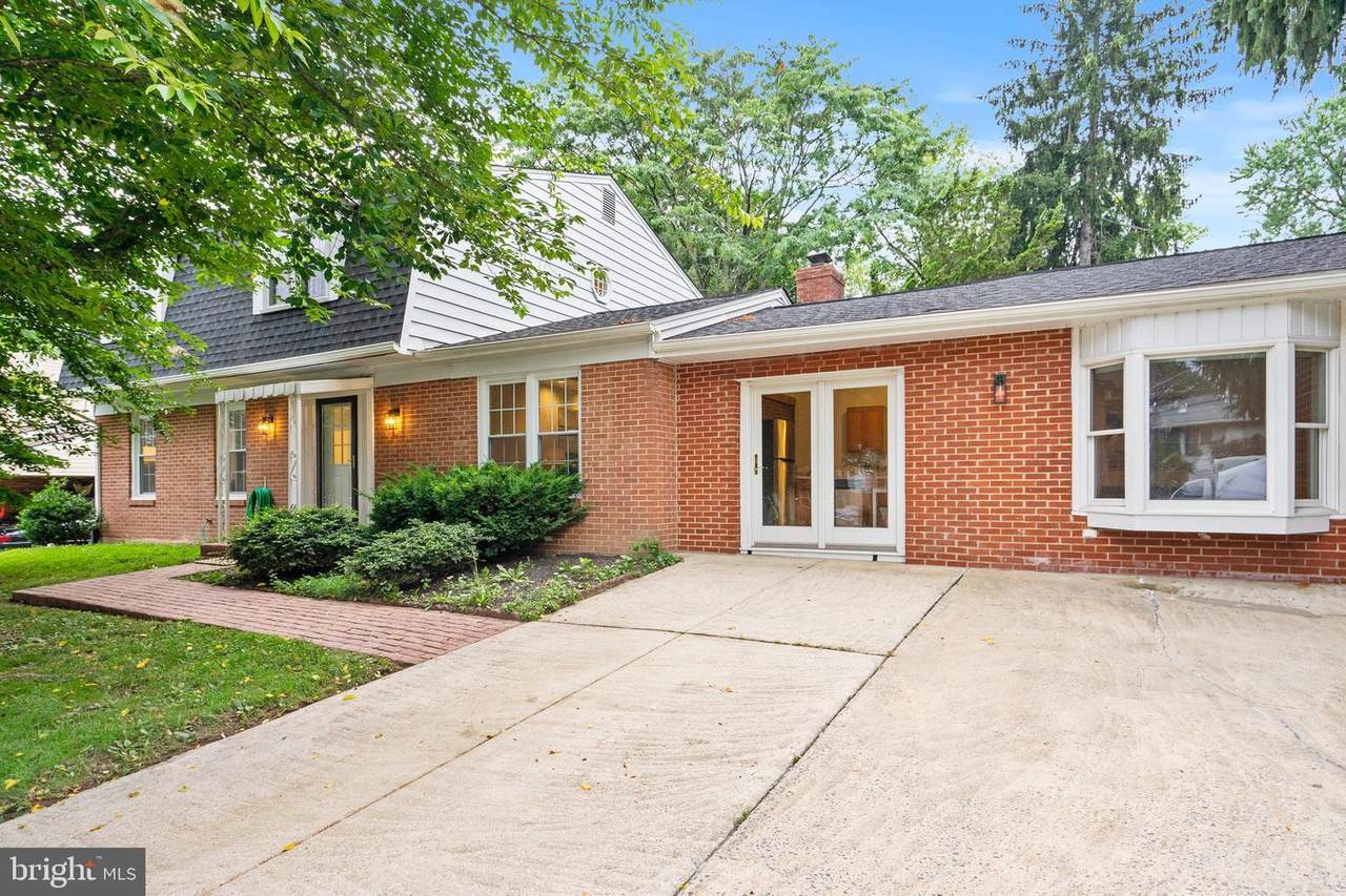 12622 Laurie Drive - Photo 1